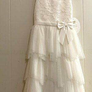 Elegant White Lace and Tulle Dress with Bow